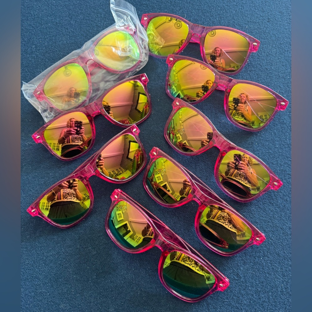 8 pairs of Pink Sunglasses with mirrored Lenses- 1 pair unopened,7 worn once📸